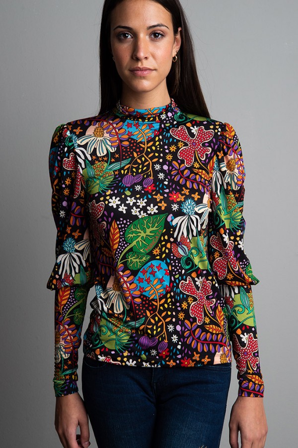 Blusa cuello alto licra Flores