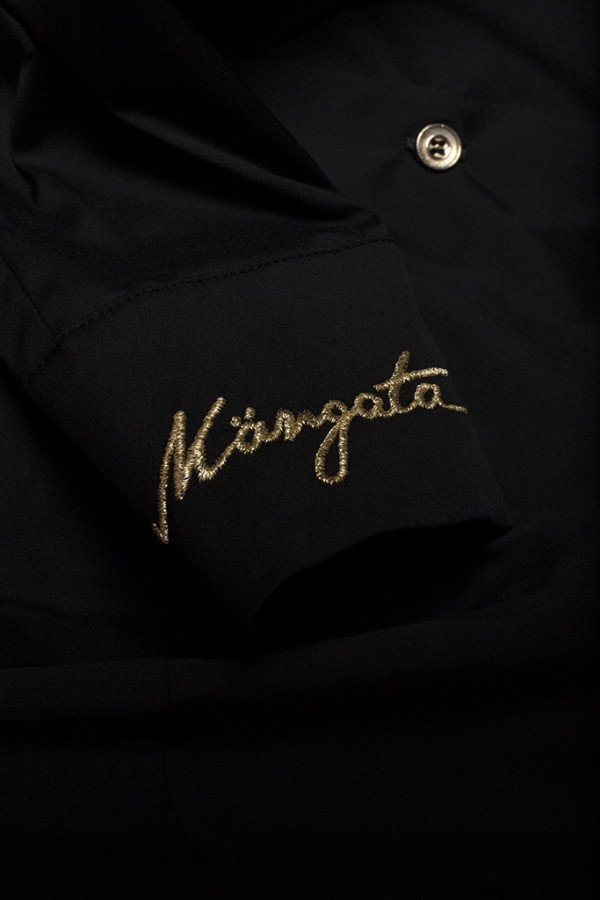 Camisa básica entallada Negro Camisa básica entallada Negro
