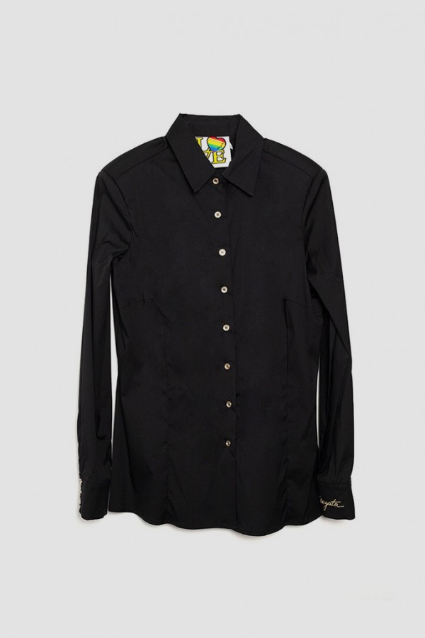 Camisa básica entallada Negro